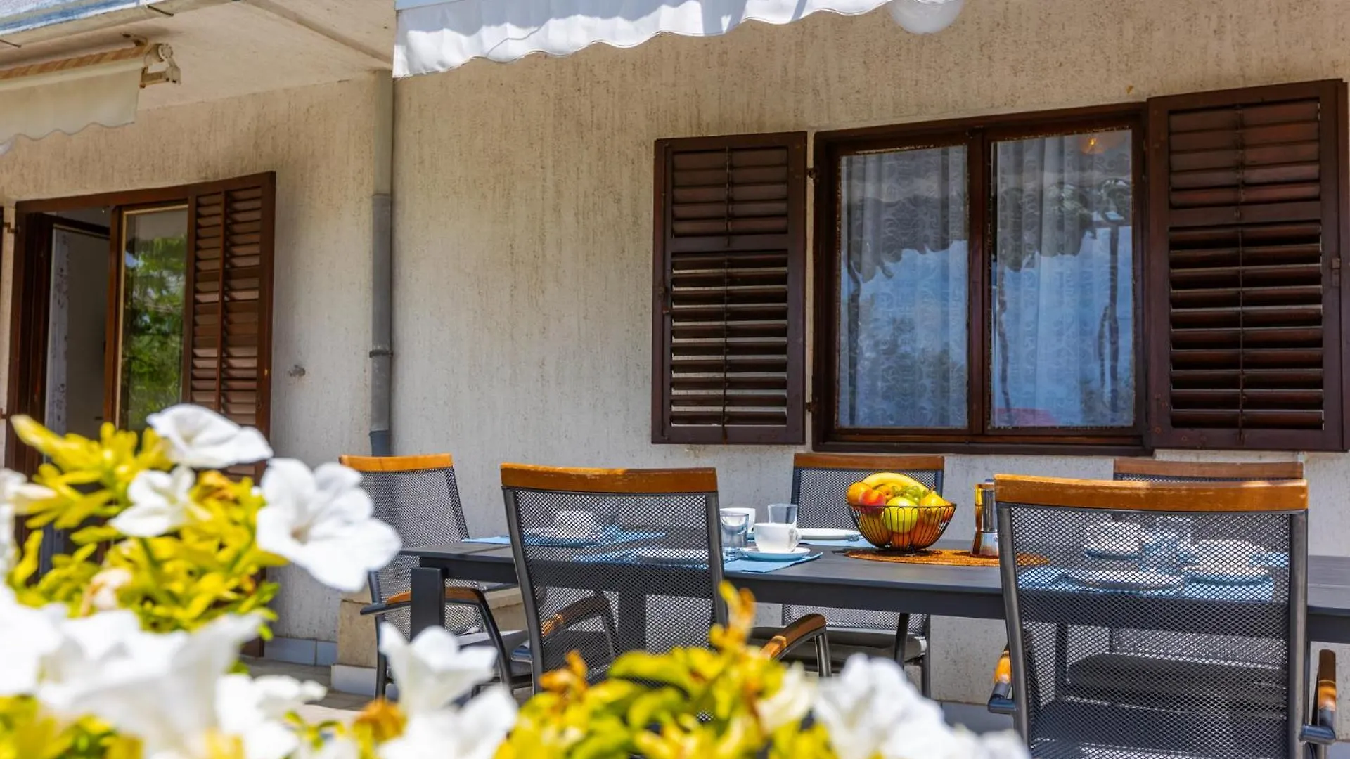 Apartments Mare Malinska