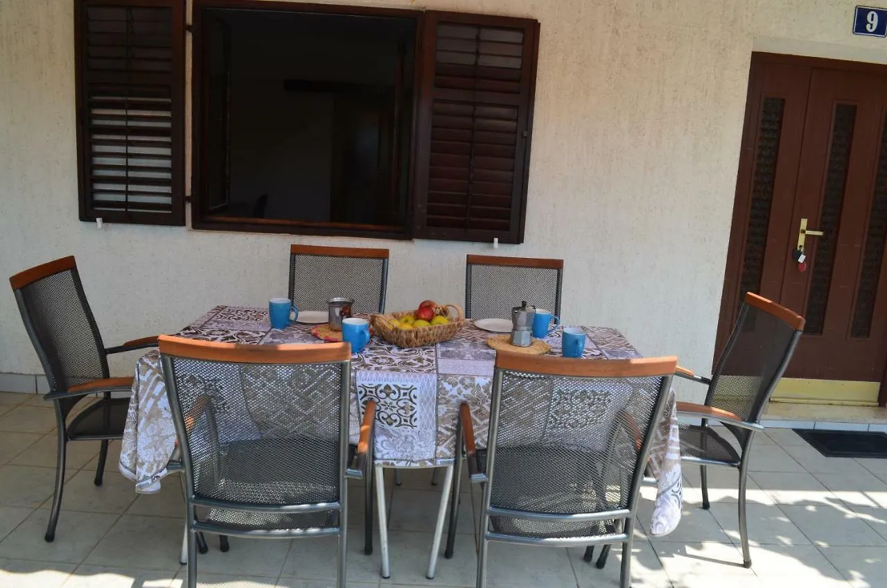 Apartments Mare Malinska