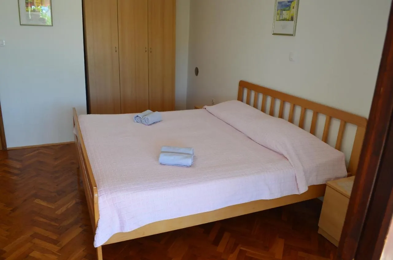 Apartments Mare Malinska