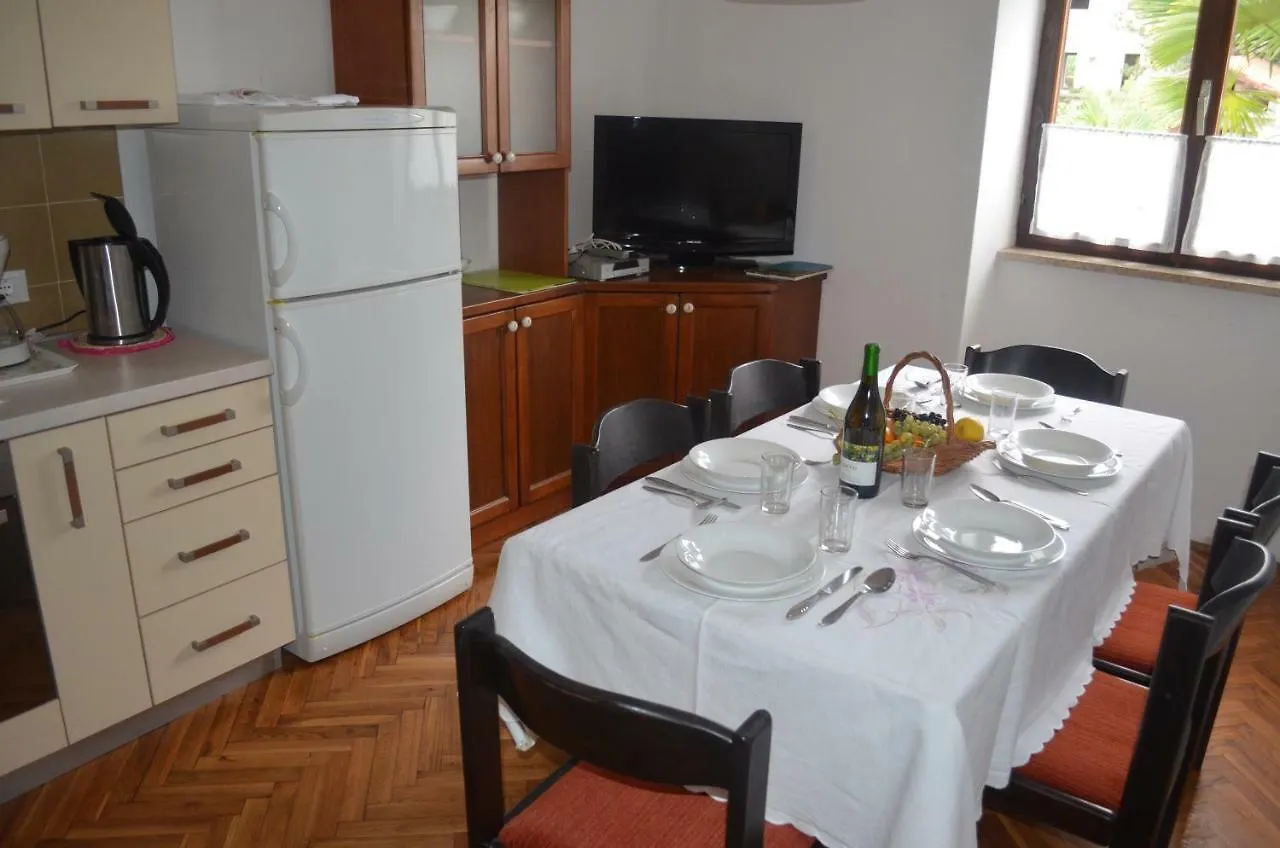 Apartments Mare Malinska