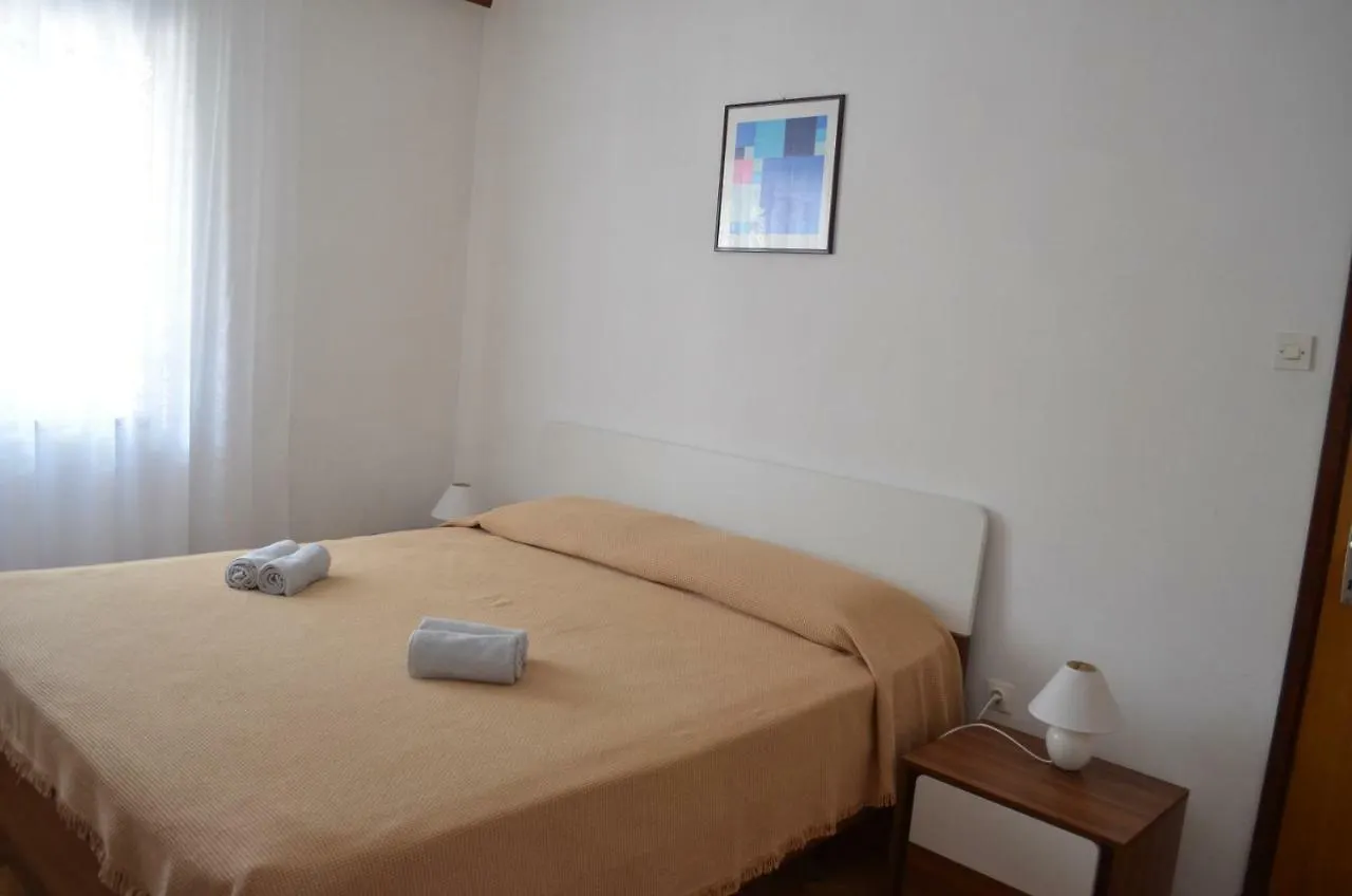 Apartments Mare Malinska
