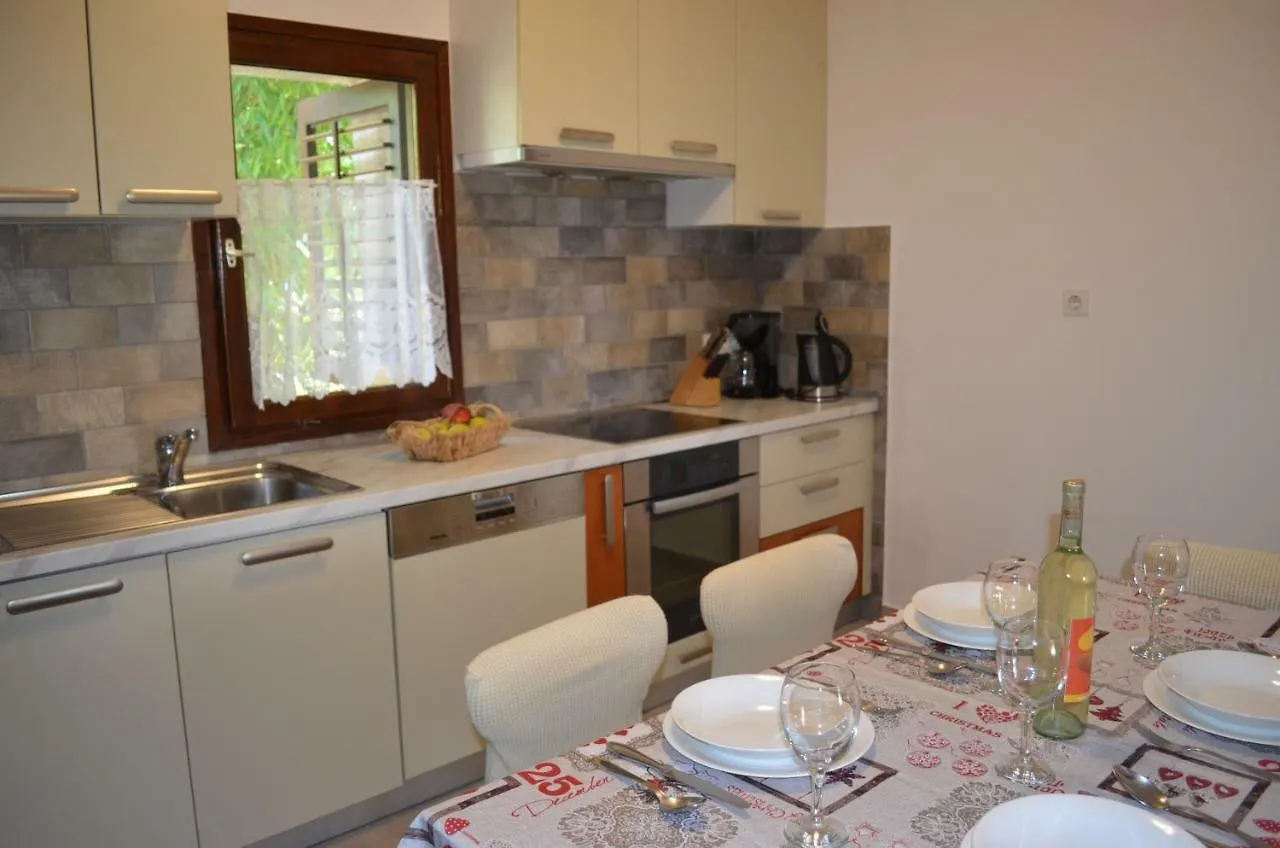 Apartments Mare Malinska